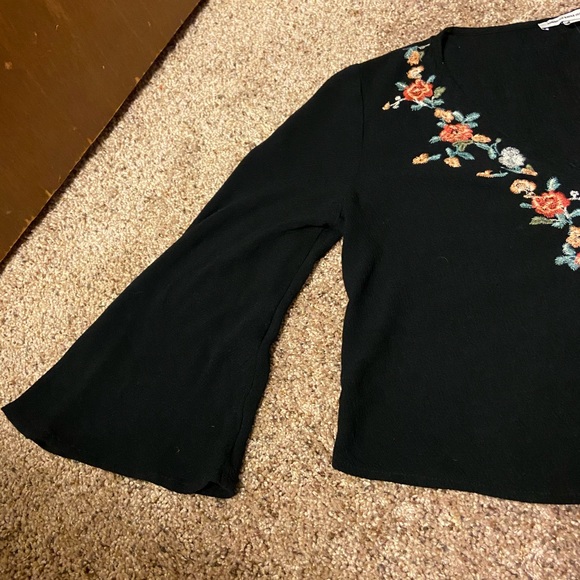 American Eagle floral embroidered crop top - Picture 4 of 8